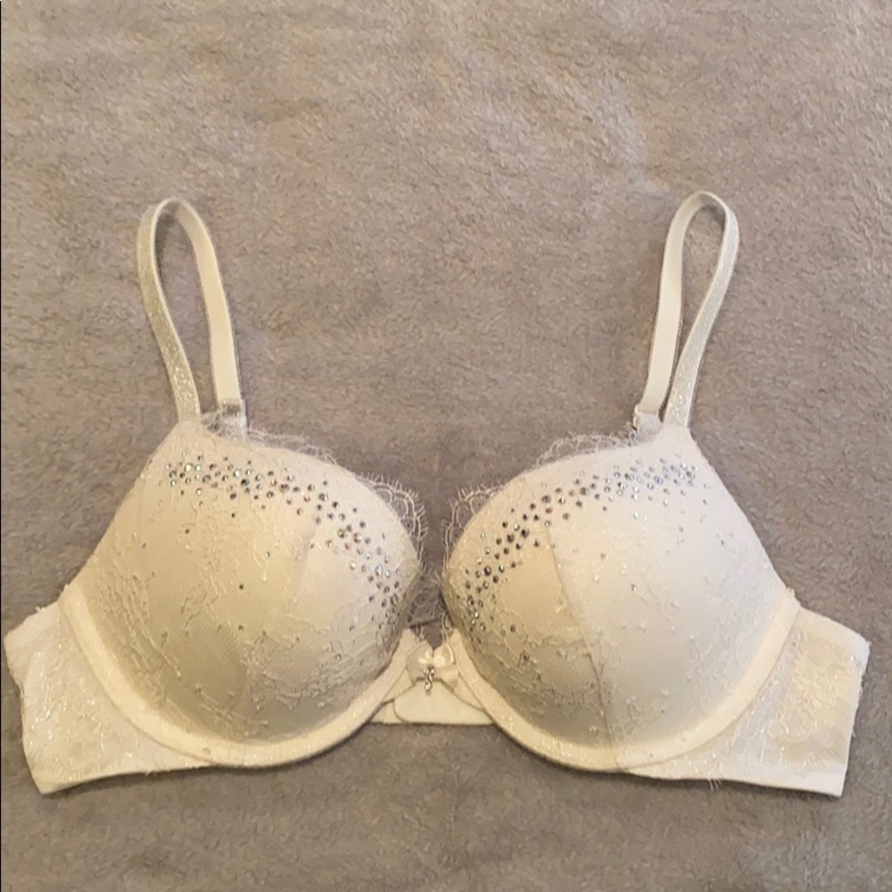 NWOT Victoria’s Secret Very Sexy push-up bra